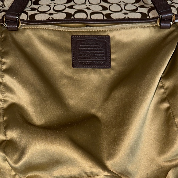 Coach EUC BIG & BEAUTIFUL Tan & Brown Signature Tote - Picture 9 of 10
